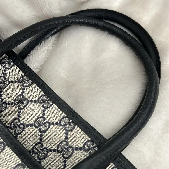 Gucci Authentic Vintage Tote 🔥 - Picture 11 of 17